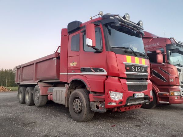 Koneneliön Sisu Polar
Koneneliö Oy:n Sisu Polar sora-auto.
Avainsanat: Koneneliö Sisu Polar Hirvaskangas