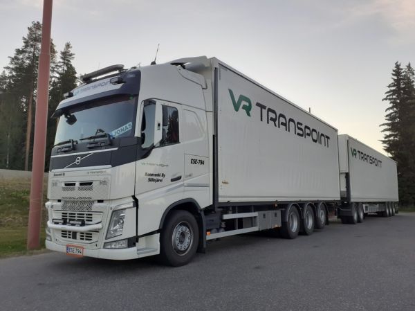 Konerengin Volvo FH540
VR Transpointin ajossa oleva Konerenki Oy:n Volvo FH540 täysperävaunuyhdistelmä.
Avainsanat: Transpoint Konerenki Volvo FH540 ABC Hirvaskangas Jonas