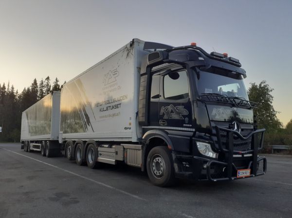 Koneurakointi A Sammaliston MB 3553 Actros
Koneurakointi A Sammalisto Oy:n MB 3553 Actros hakeyhdistelmä.
Avainsanat: Sammalisto KAS MB 3553 Actros ABC Hirvaskangas