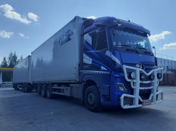 Koneurakointi A Sammaliston MB Actros L
Koneurakointi A Sammalisto Oy:n MB Actros L hakeyhdistelmä.
Avainsanat: Sammalisto KAS MB ActrosL Shell Hirvaskangas