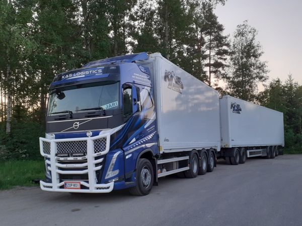 Koneurakointi A Sammaliston Volvo FH
Koneurakointi A Sammalisto Oy:n Volvo FH hakeyhdistelmä.
Avainsanat: Sammalisto KAS Volvo FH Jari