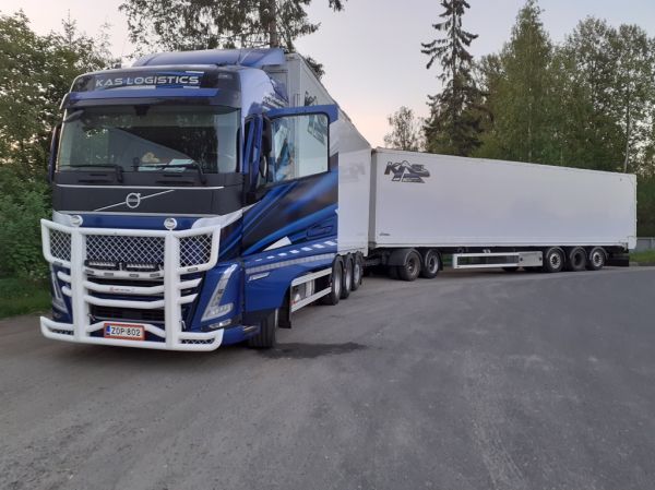 Koneurakointi A Sammaliston Volvo FH
Koneurakointi A Sammalisto Oy:n Volvo FH hakeyhdistelmä.
Avainsanat: Sammalisto KAS Volvo FH