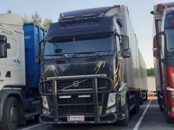 Koneurakointi A Sammaliston Volvo FH
Koneurakointi A Sammalisto Oy:n Volvo FH hakeyhdistelmä.
Avainsanat: Sammalisto KAS Volvo FH Shell Hirvaskangas