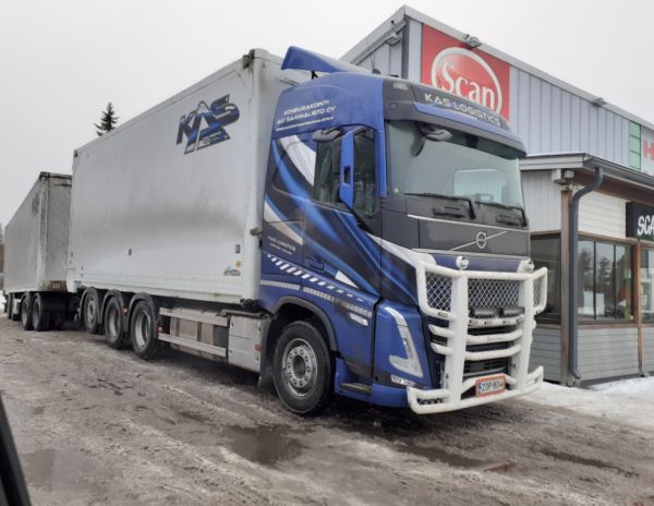 Koneurakointi A Sammaliston Volvo FH
Koneurakointi A Sammalisto Oy:n Volvo FH hakeyhdistelmä.
Avainsanat: Sammalisto KAS Volvo FH