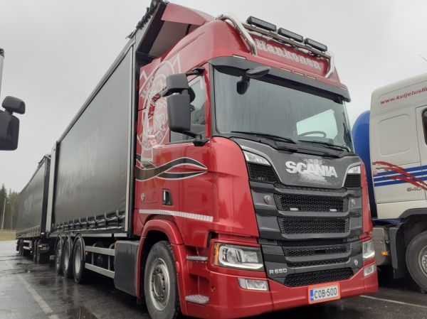 Koneurakointi Hankosen Scania R650
Koneurakointi Hankonen Oy:n Scania R650 täysperävaunuyhdistelmä.
Avainsanat: Hankonen Scania R650 ABC Hirvaskangas