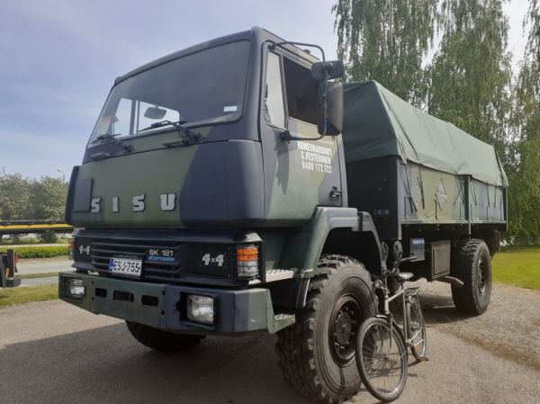 Koneurakointi S Vesterisen Sisu SK181
Koneurakointi S Vesterisen Sisu SK181 kuorma-auto.
Avainsanat: Vesterinen Sisu SK181 Viitasaari25