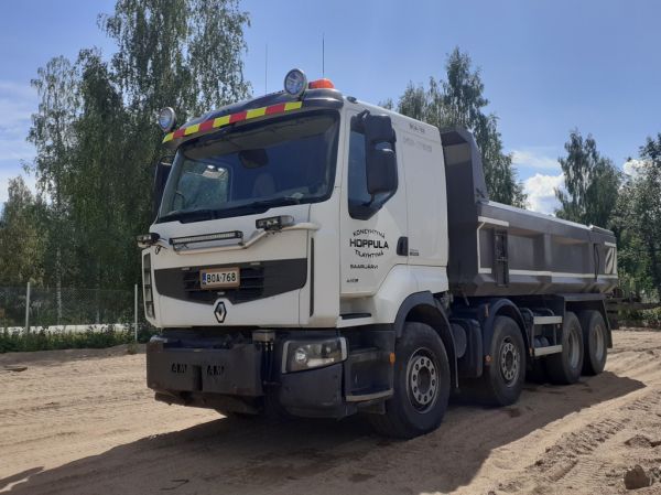 Koneyhtymä Hoppulan Renault 460
Koneyhtymä Hoppulan Renault 460 maansiirtoauto.
Avainsanat: Hoppula Renault 460