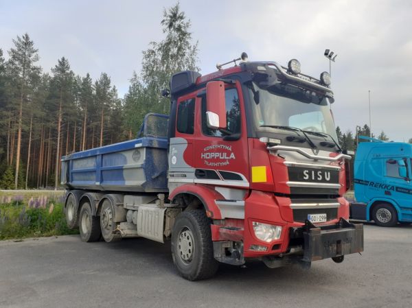 Koneyhtymä Hoppulan Sisu Polar
Koneyhtymä Hoppulan Sisu Polar sora-auto.
Avainsanat: Hoppula Sisu Polar Hirvaskangas
