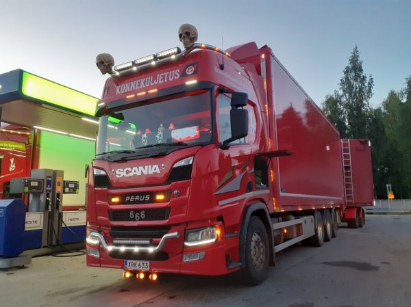 Konnekuljetuksen Scania 560R
Konnekuljetus Oy:n Scania 560R hakeyhdistelmä.
Avainsanat: Konnekuljetus Scania 560R Vitri Neste