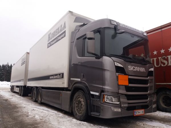 Korellan Scania R500
Korella Oy:n Scania R500 täysperävaunuyhdistelmä.
Avainsanat: Korella Scania R500 ABC Hirvaskangas