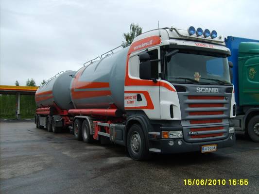 Korsun Scania R480
Korsu Oy:n Scania R480 säiliöyhdistelmä.
Avainsanat: Korsu Scania R480 Shell Hirvaskangas