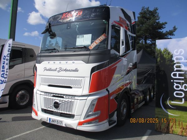 Korsun Volvo FH
Korsu Oy:n Volvo FH rekkaveturi.
Avainsanat: Korsu Volvo FH Isä Mitro Alahärmä25