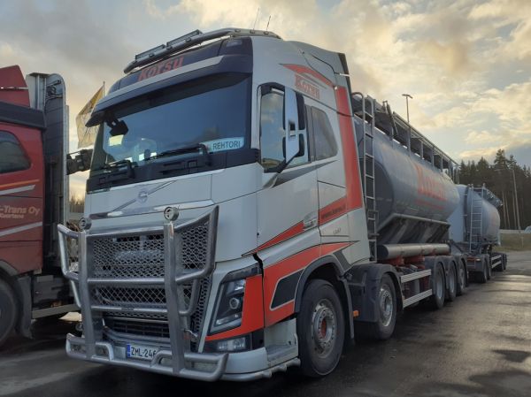Korsun Volvo FH16
Korsu Oy:n Volvo FH16 säiliöyhdistelmä.
Avainsanat: Korsu Volvo FH16 ABC Hirvaskangas Rehtori