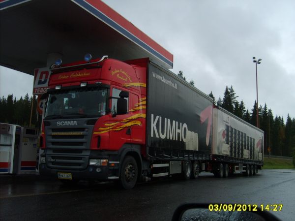 Kosken Autokeskuksen Scania R480
Kosken Autokeskuksen Scania R480 täysperävaunuyhdistelmä.
Avainsanat: Kosken Autokeskus Scania R480 ABC Hirvaskangas