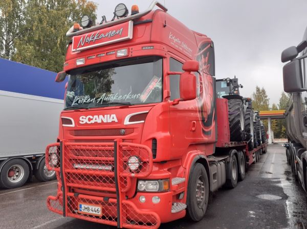 Kuljetus Nokkasen Scania
Kosken Autokeskuksen ajossa oleva Kuljetus Nokkasen Scania puoliperävaunuyhdistelmä.
Avainsanat: Kosken Autokeskus Nokkanen Scania Shell Hirvaskangas Samppa