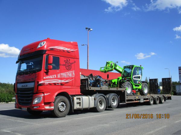 Kosken Autokeskuksen DAF XF510 
Kosken Autokeskus Oy:n DAF XF510 lavettiyhdistelmä.
Avainsanat: Kosken Autokeskus DAF XF510 ABC Hirvaskangas