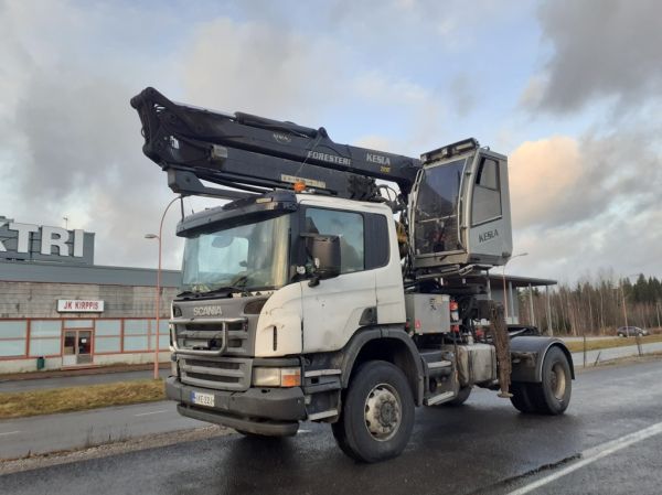 K Nylanderin Scania 
K Nylanderin nosturilla varustettu Scania rekkaveturi.
Avainsanat: Nylander Scania Hirvaskangas