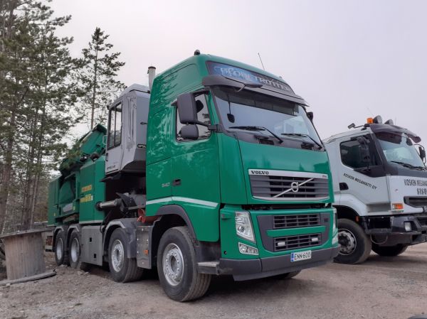 Kosken Megawatin Volvo FH540
Kosken Megawatti Oy:n Volvo FH540 autohakkuri.
Avainsanat: Megawatti Volvo FH540