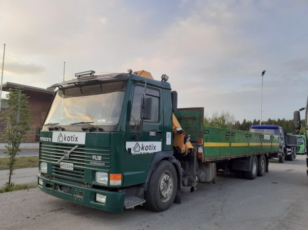 Klikkaa kuvaa nähdäksesi se täysikokoisena
==============
Kotixin Volvo FL12
Kotixin nosturilla varustettu Volvo FL12 kuorma-auto.
Avainsanat: Kotix Volvo FL12 Hirvaskangas Kotixin Volvo FL12
Kotixin nosturilla varustettu Volvo FL12 kuorma-auto.
Avainsanat: Kotix Volvo FL12 Hirvaskangas