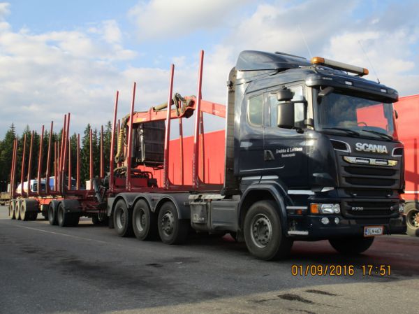 Koukka&Laitisen Scania R730
Koukka&Laitisen Scania R730 puutavarayhdistelmä.
Avainsanat: Koukka&Laitinen Scania R730 ABC Hirvaskangas