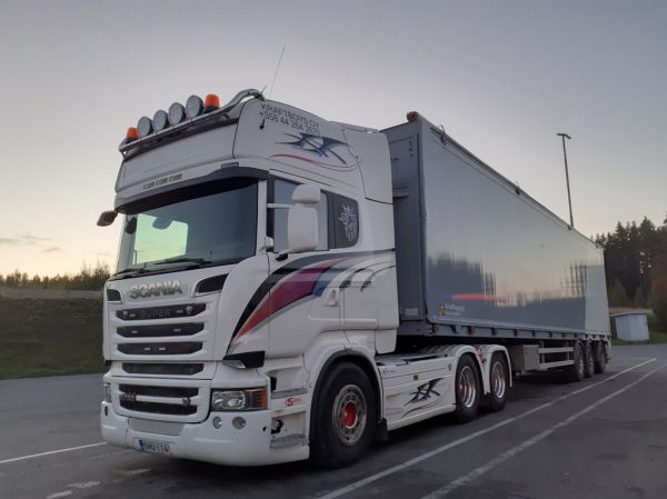 Kraftboysin Scania R730
Kraftboys Oy:n Scania R730 hakepuolikas.
Avainsanat: Kraftboys Scania R730 ABC Hirvaskangas