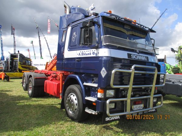 Kuljetus A Eklundin Scania 142H
Kuljetus A Eklund Oy:n nosturilla varustettu Scania 142H vaihtolava-auto.
Avainsanat: Eklund Scania 142H Alahärmä25