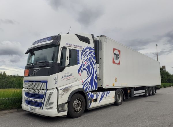 Klikkaa kuvaa nähdäksesi se täysikokoisena
==============
Kuljetus A Järvimäen Volvo FH
Kuljetus A Järvimäki Oy:n Volvo FH "White Equestrian" puoliperävaunuyhdistelmä.
Avainsanat: Järvimäki Volvo FH White Equestrian ABC Hirvaskangas Kuljetus A Järvimäen Volvo FH
Kuljetus A Järvimäki Oy:n Volvo FH "White Equestrian" puoliperävaunuyhdistelmä.
Avainsanat: Järvimäki Volvo FH White Equestrian ABC Hirvaskangas