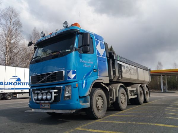 Kuljetus Änkilän Volvo FH16
Kuljetus Änkilän Volvo FH16
Avainsanat: Änkilä Volvo FH16 Shell Hirvaskangas Kuljetuspolar