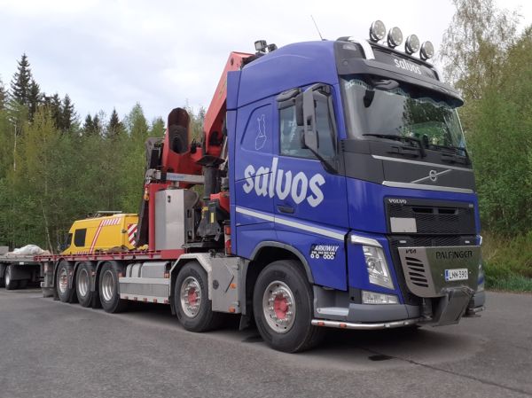 Kuljetus Arkiwayn Volvo FH
Kuljetus Arkiway Ay:n nosturilla varustettu Volvo FH täysperävaunuyhdistelmä.
Avainsanat: Salvos Arkiway Volvo FH ABC Hirvaskangas