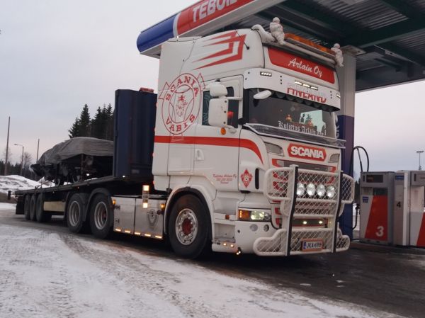 Kuljetus Arlainin Scania
Kuljetus Arlain Oy:n Scania lavettiyhdistelmä.
Avainsanat: Arlain Scania ABC Hirvaskangas