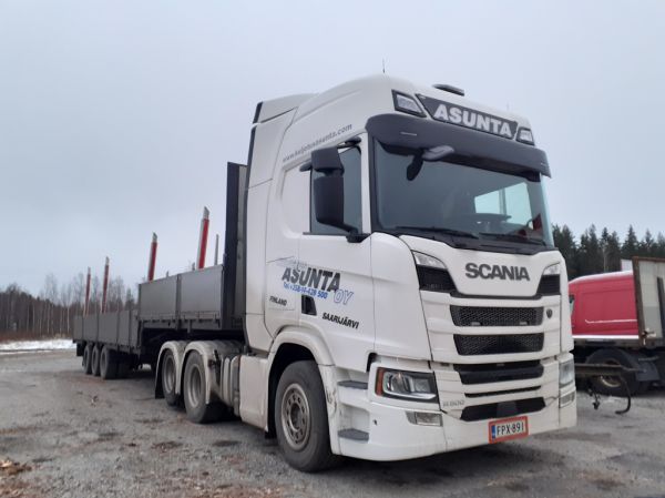 Kuljetus Asunnan Scania R500
Kuljetus Asunta Oy:n Scania R500 puoliperävaunuyhdistelmä.

Avainsanat: Asunta Scania R500 Hirvaskangas