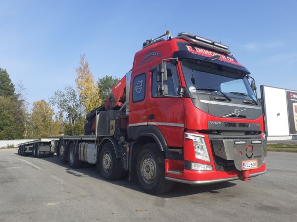 Kuljetus E Immosen Volvo FM500
Kuljetus E Immonen Oy:n nosturilla varustettu Volvo FM500 täysperävaunuyhdistelmä.
Avainsanat: Immonen Volvo FM500