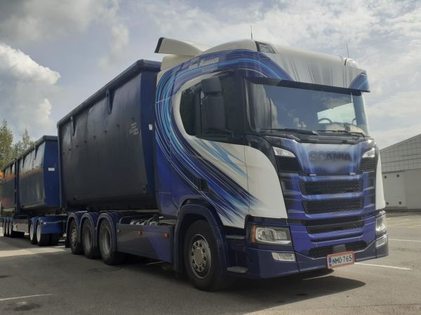 Kuljetus H Maanisen Scania
Kuljetus H Maanisen Scania vaihtolavayhdistelmä.
Avainsanat: Maaninen Scania Shell Hirvaskangas
