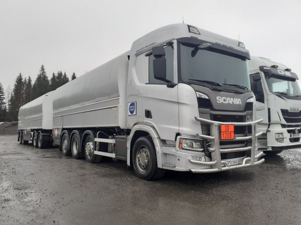 Kuljetus Hakamäen Scania R560
Kuljetus Hakamäki Oy:n Scania R560 säiliöyhdistelmä.
Avainsanat: Hakamäki Neste Scania R560 ABC Hirvaskangas