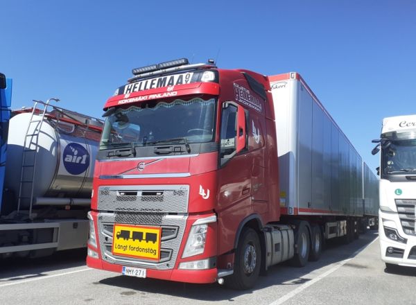 Klikkaa kuvaa nähdäksesi se täysikokoisena
==============
Kuljetus_Hellemaan_Volvo_FH500_1.jpg Kuljetus_Hellemaan_Volvo_FH500_1.jpg