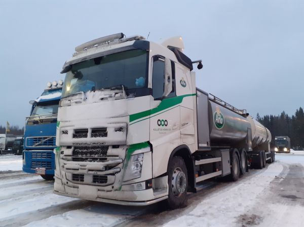 Kuljetus Hongan Volvo FH500 
Arlan ajossa oleva Kuljetus Honka Oy:n Volvo FH500 säiliöyhdistelmä.
Avainsanat: Arla Honka Volvo FH500 ABC Hirvaskangas