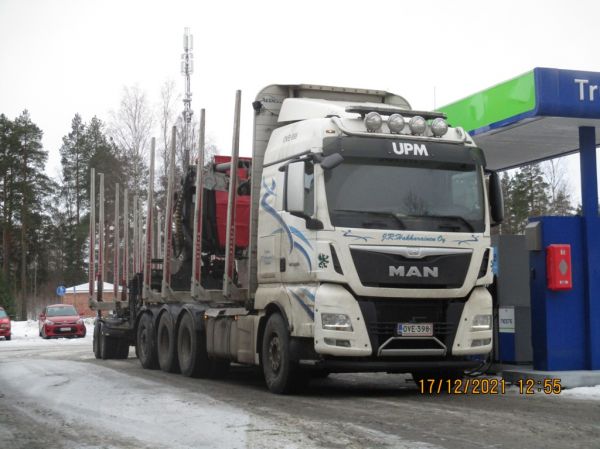 Kuljetus J&R Hakkaraisen MAN TGX 35.560
Kuljetus J&R Hakkarainen Oy:n MAN TGX 35.560 puutavarayhdistelmä
Avainsanat: Hakkarainen MAN TGX 35.560 Neste