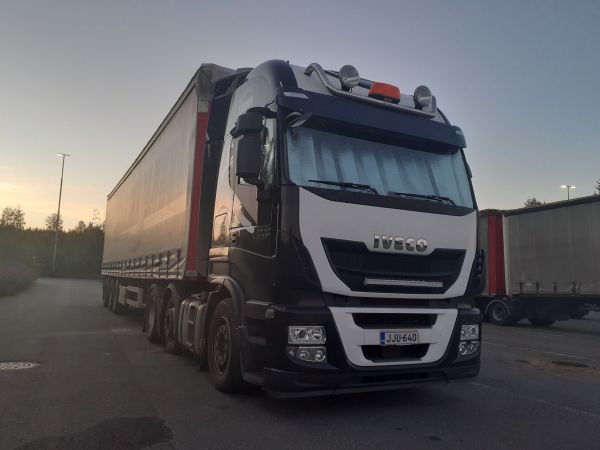 Kuljetus J Jarvan Iveco Stralis 560
Kuljetus J Jarvan Iveco Stralis 560 puoliperävaunuyhdistelmä.
Avainsanat: Jarva Iveco Stralis 560 ABC Hirvaskangas