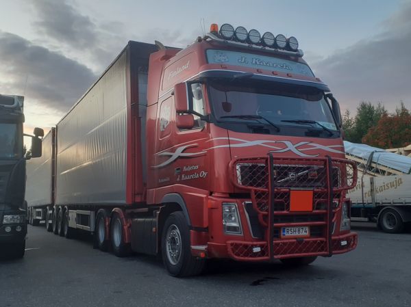 Klikkaa kuvaa nähdäksesi se täysikokoisena
==============
Kuljetus J Kaarelan Volvo FH16
Kuljetus J Kaarela Oy:n Volvo FH16 b-juna.
Avainsanat: Kaarela Volvo FH16 ABC Hirvaskangas B-juna Jone Kuljetus J Kaarelan Volvo FH16
Kuljetus J Kaarela Oy:n Volvo FH16 b-juna.
Avainsanat: Kaarela Volvo FH16 ABC Hirvaskangas B-juna Jone