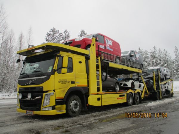 Kuljetusliike Johanssonin Volvo FH460
Kuljetus Johansson Oy:n Volvo FH460 autonkuljetusyhdistelmä.
Avainsanat: Johansson Volvo FM460 Shell Hirvaskangas