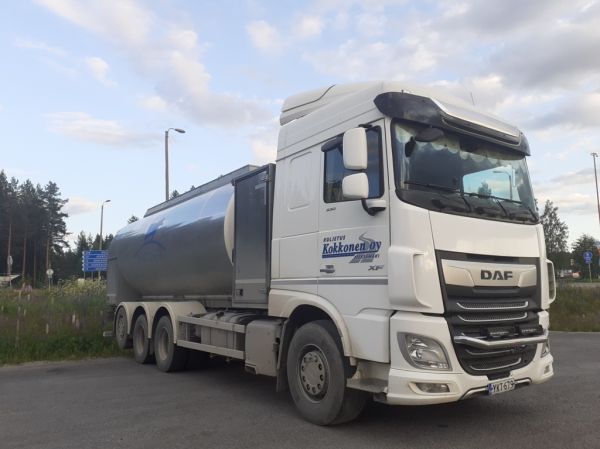 Kuljetus Kokkosen DAF XF530
Osuuskunta Maitomaan ajossa oleva Kuljetus Kokkonen Oy:n DAF XF530 maitoauto.
Avainsanat: Maitomaa Kokkonen DAF XF530 Hirvaskangas
