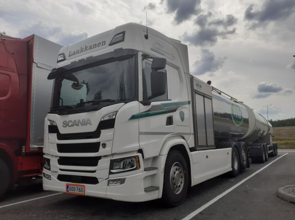 Kuljetus Laukkasen Scania G540
Arlan ajossa oleva Kuljetus Laukkanen Ky:n Scania G540 maitoyhdistelmä. 
Avainsanat: Arla Laukkanen Scania G540 Shell Hirvaskangas