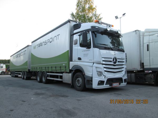 Kuljetus Lavun MB 2551 Actros
VR Transpointin ajossa oleva Kuljetus Lavu Oy:n MB 2551 Actros täysperävaunuyhdistelmä.
Avainsanat: Transpoint Lavu MB 2551 Actros Shell Hirvaskangas