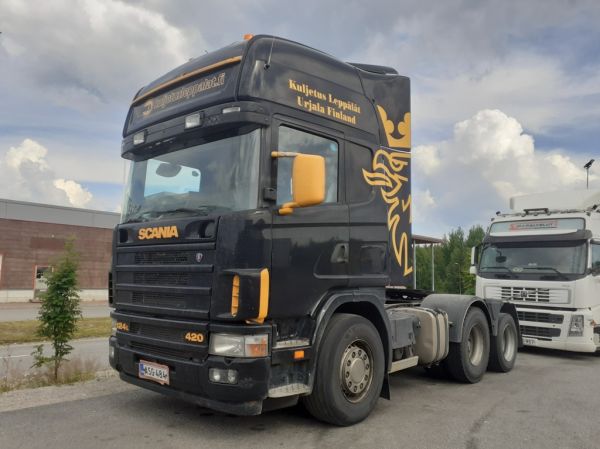 Kuljetus Leppälät Ay:n Scania 124
Kuljetus Leppälät Ay:n Scania 124 rekkaveturi.
Avainsanat: Leppälät Scania 124 Hirvaskangas