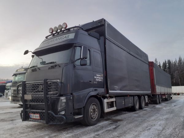 Kuljetus Marjakankaan Volvo FH540
Kuljetus Marjakangas Oy:n Volvo FH540 täysperävaunuyhdistelmä.
Avainsanat: Marjakangas Volvo FH540 ABC Hirvaskangas