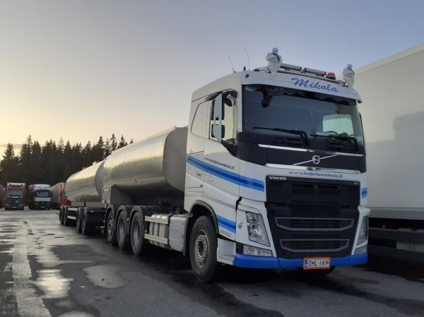 Kuljetus Mikolan Volvo FH540
Kuljetus Mikola Ky:n Volvo FH540 säiliöyhdistelmä.
Avainsanat: Mikola Volvo FH540 ABC Hirvaskangas 4