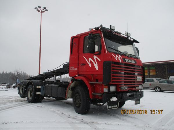 Kuljetus Naulapään Scania 113H
Kuljetus Naulapään Scania 113H vaihtolava-auto.
Avainsanat: Naulapää Scania 113H ABC Hirvaskangas