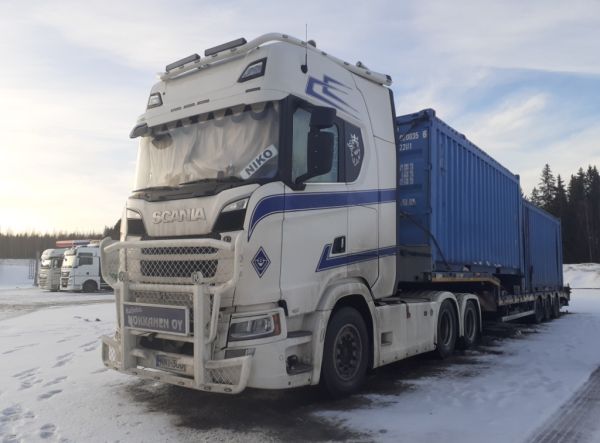 Kuljetus Nokkasen Scania
Kuljetus Nokkanen Oy:n Scania puoliperävaunuyhdistelmä.
Avainsanat: Nokkanen Scania ABC Hirvaskangas Niko