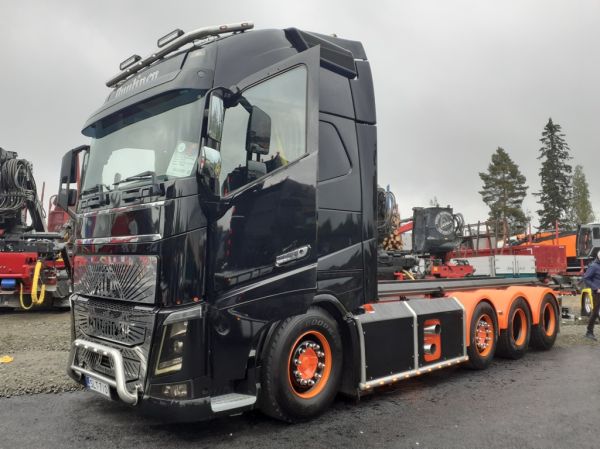 Kuljetus Nuutisen Volvo FH16
Kuljetus Nuutisen Volvo FH16 vaihtolava-auto.
Avainsanat: Nuutinen Volvo FH16 Tahko25