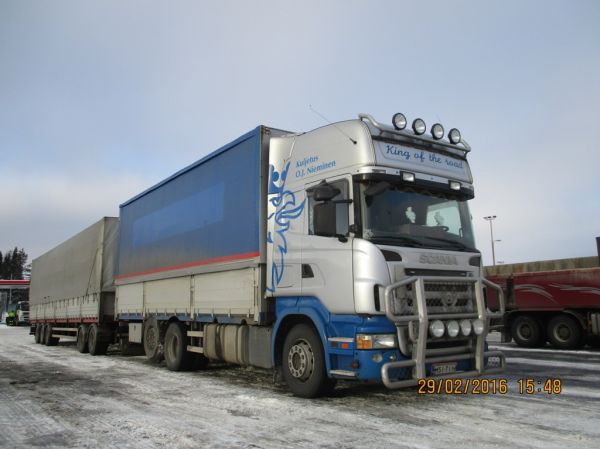 Kuljetus O.J. Niemisen Scania
Kuljetus O.J. Nieminen Oy:n Scania täysperävaunuyhdistelmä.
Avainsanat: Nieminen Scania ABC Hirvaskangas